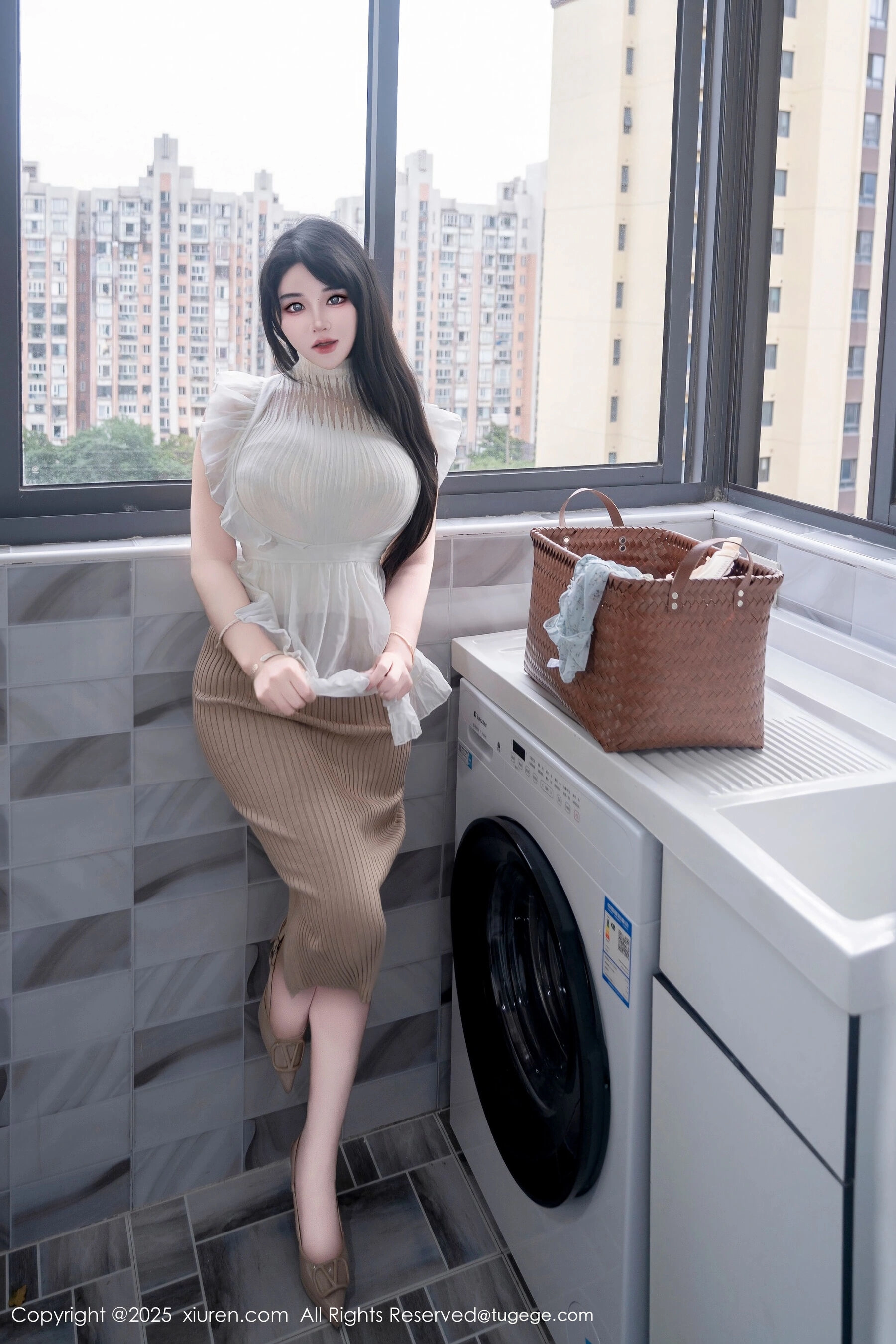 [XiuRen秀人网] 汐汐爱吃草莓 Vol.11010